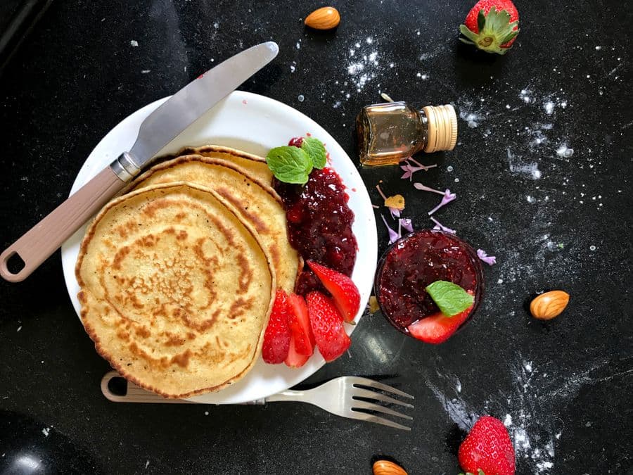 Breakfast to the apartment